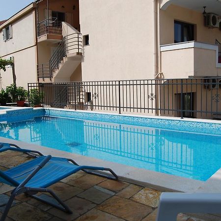 Apartments Srzentic Petrovac Екстериор снимка