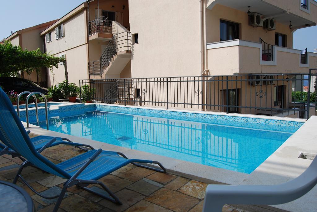 Apartments Srzentic Petrovac Екстериор снимка