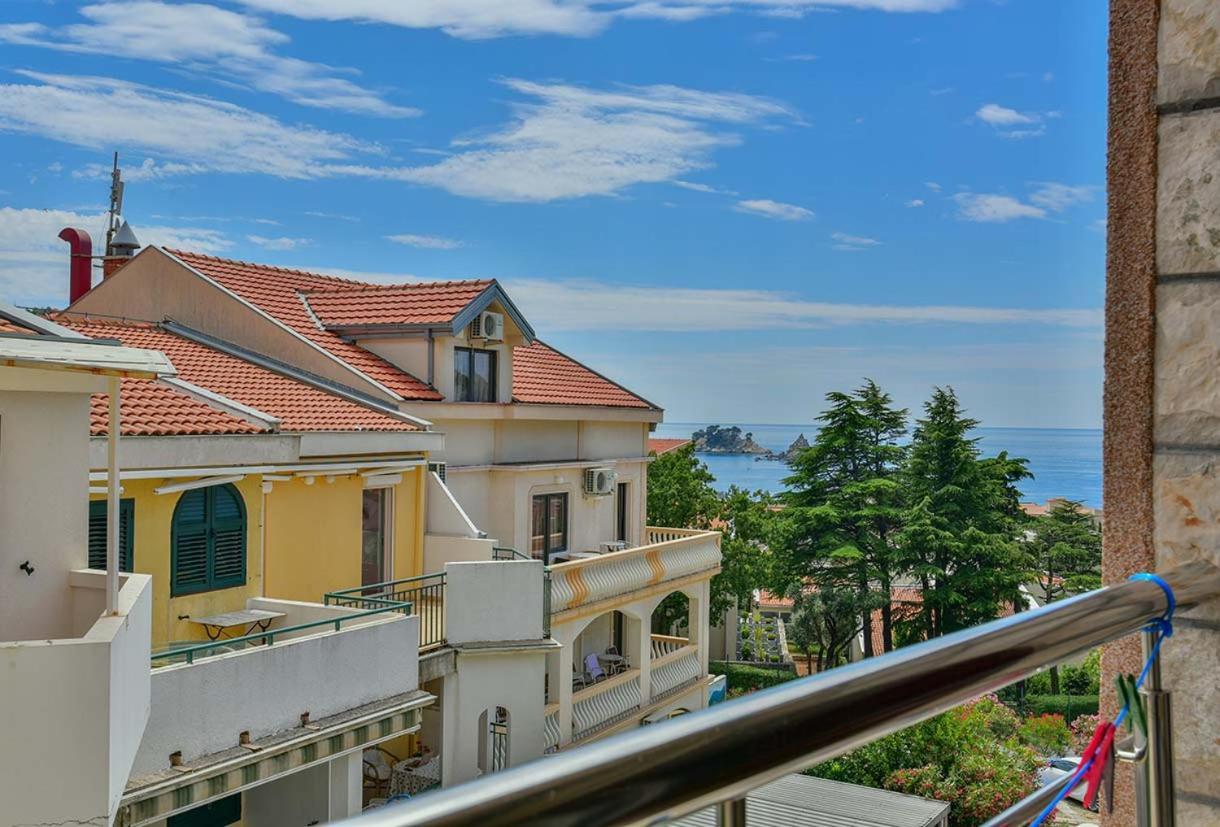Apartments Srzentic Petrovac Екстериор снимка