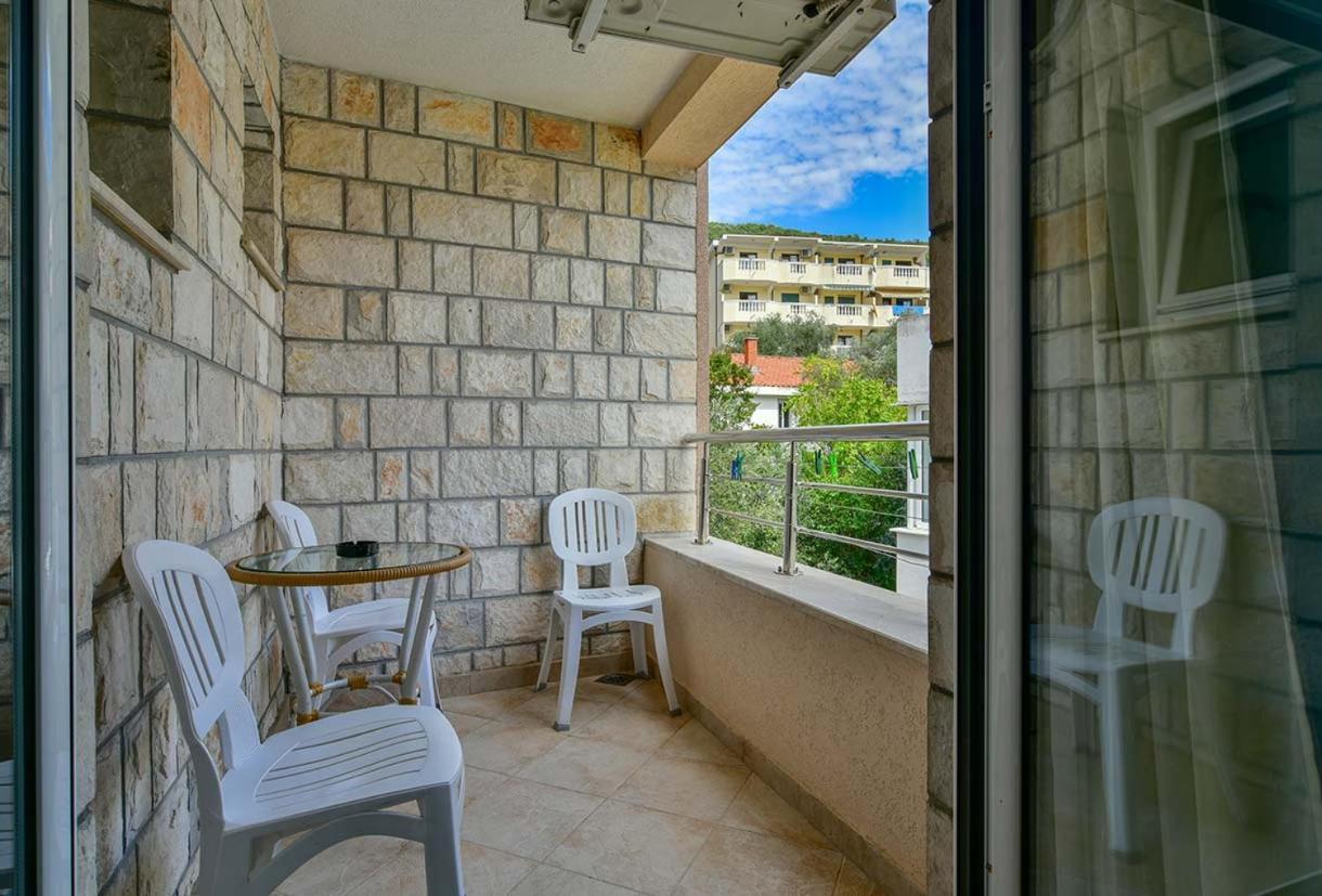Apartments Srzentic Petrovac Екстериор снимка