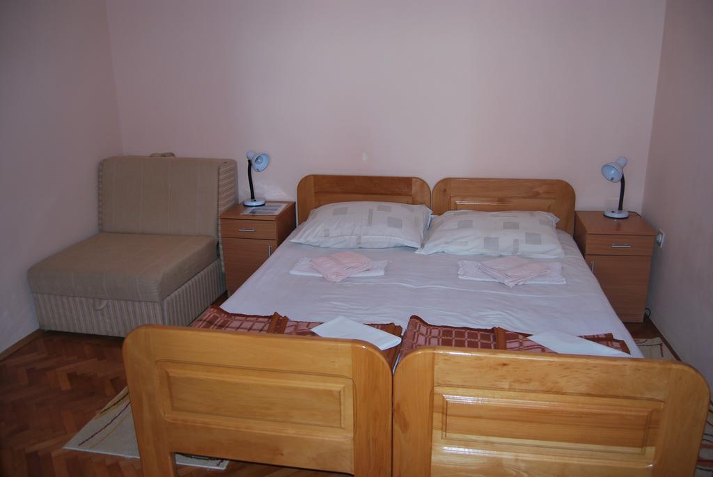 Apartments Srzentic Petrovac Екстериор снимка