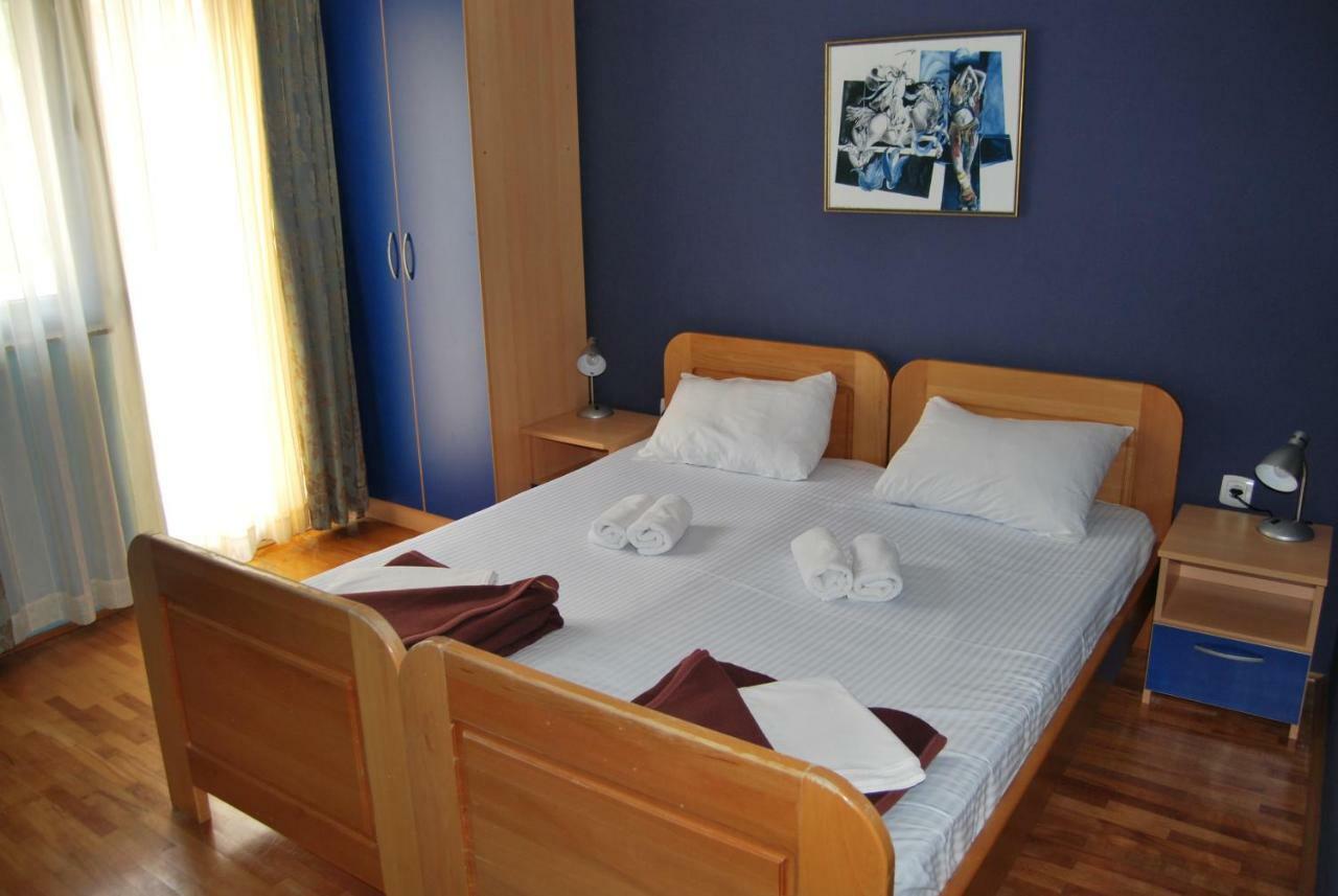 Apartments Srzentic Petrovac Екстериор снимка