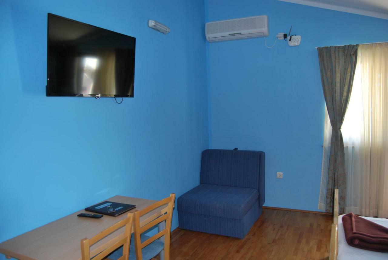 Apartments Srzentic Petrovac Екстериор снимка
