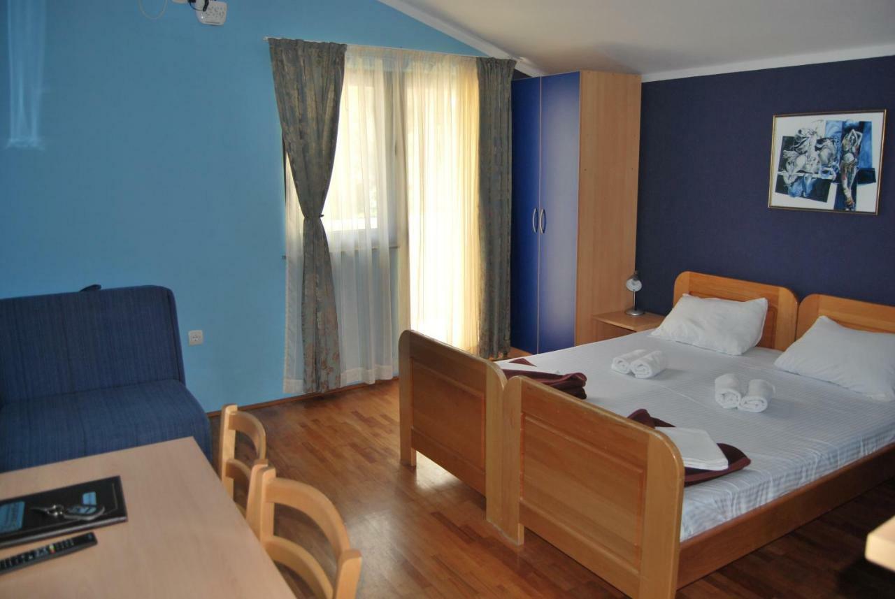 Apartments Srzentic Petrovac Екстериор снимка