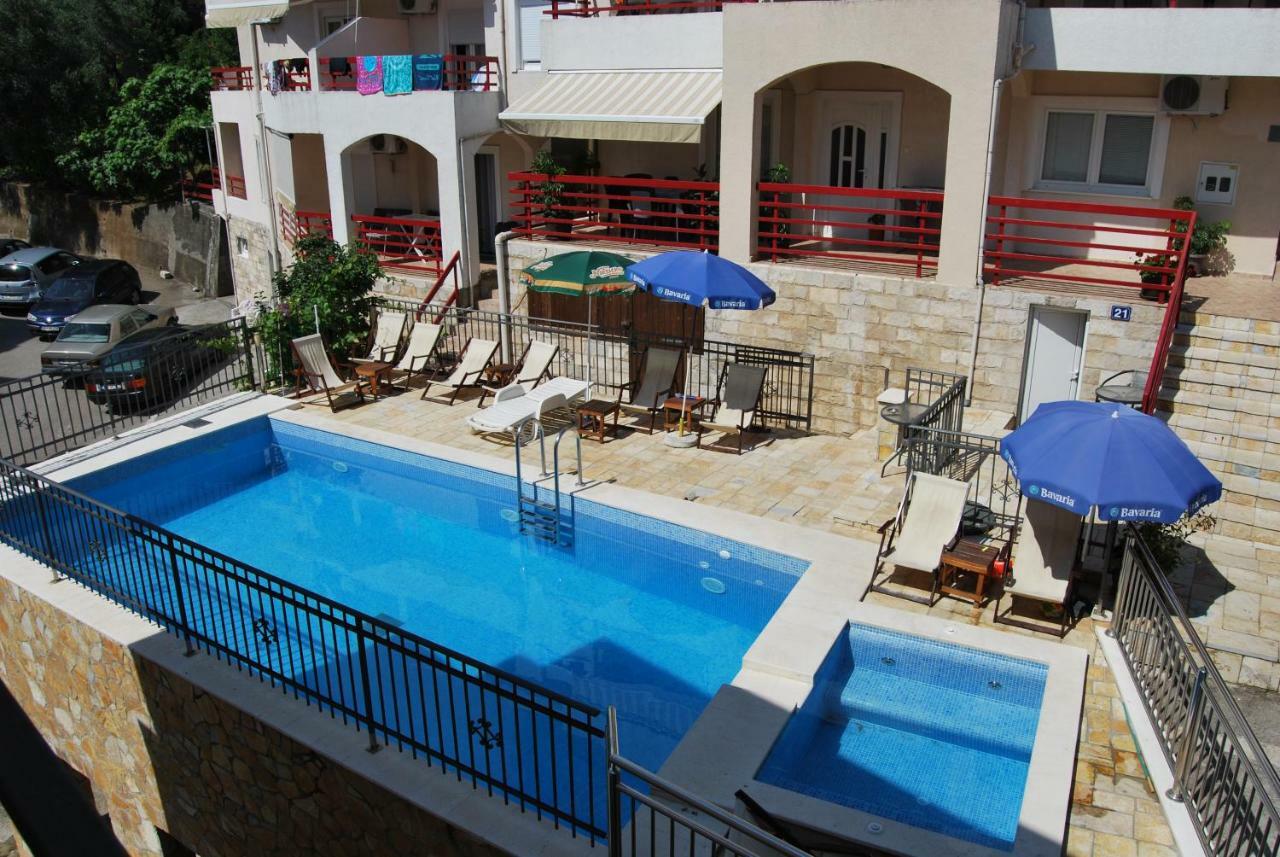 Apartments Srzentic Petrovac Екстериор снимка
