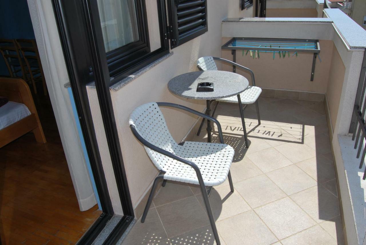 Apartments Srzentic Petrovac Екстериор снимка