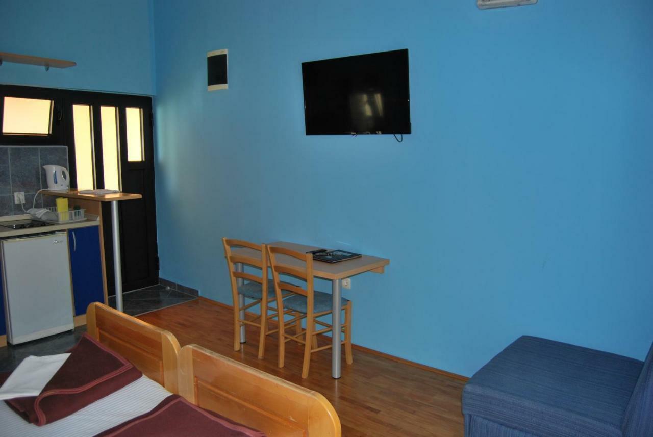 Apartments Srzentic Petrovac Екстериор снимка