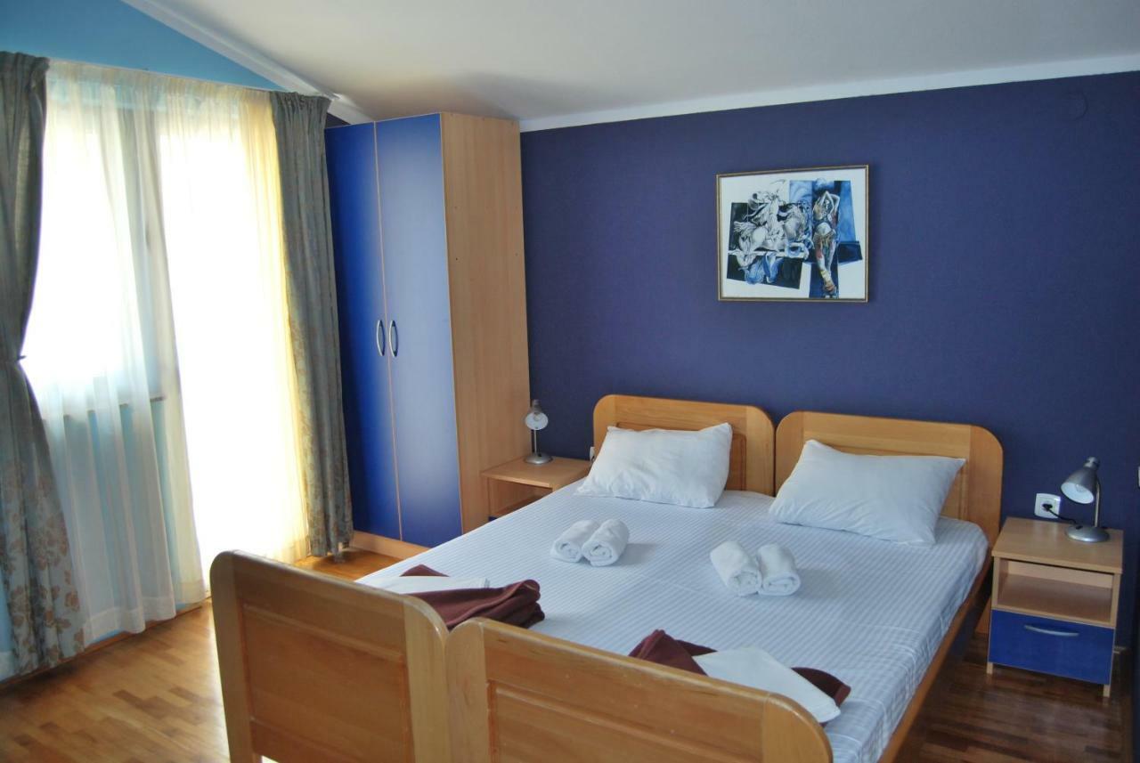 Apartments Srzentic Petrovac Екстериор снимка