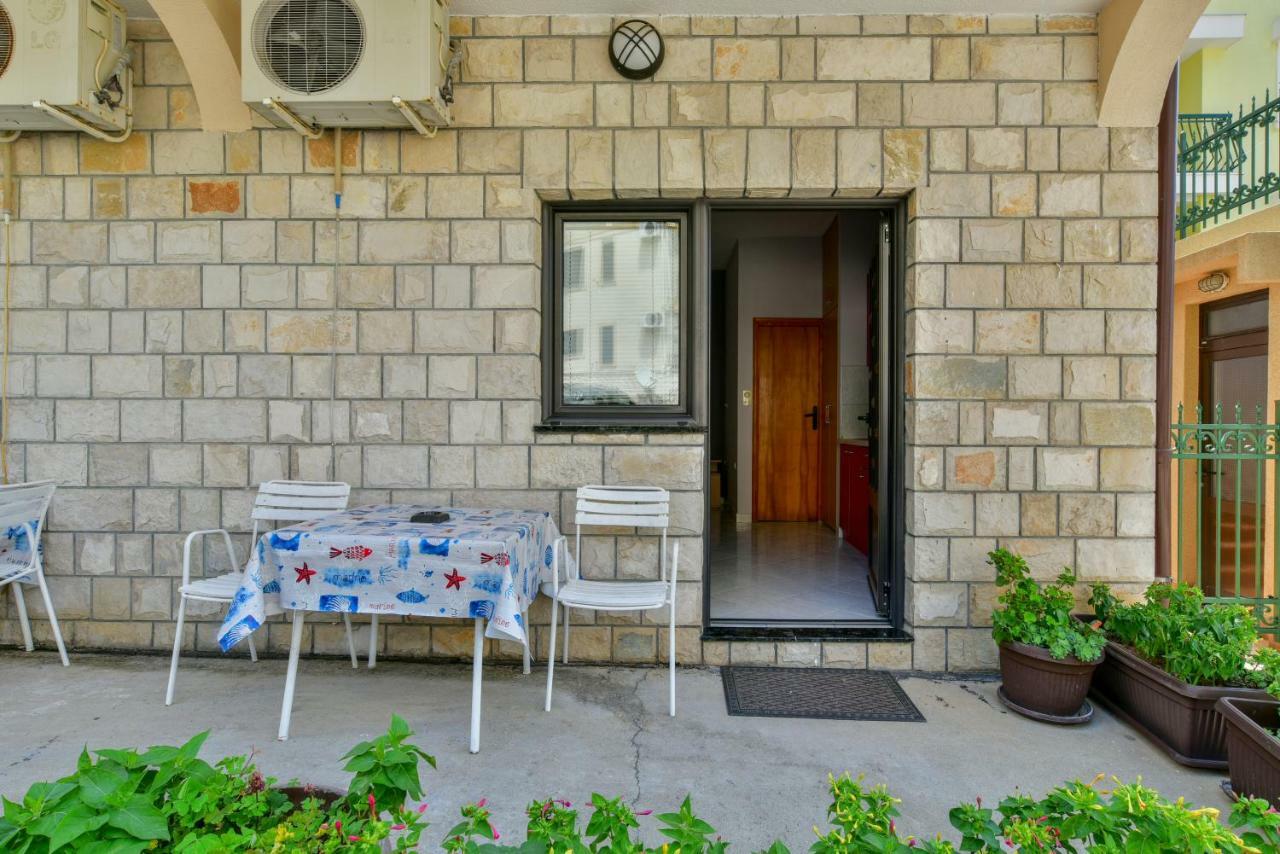 Apartments Srzentic Petrovac Екстериор снимка