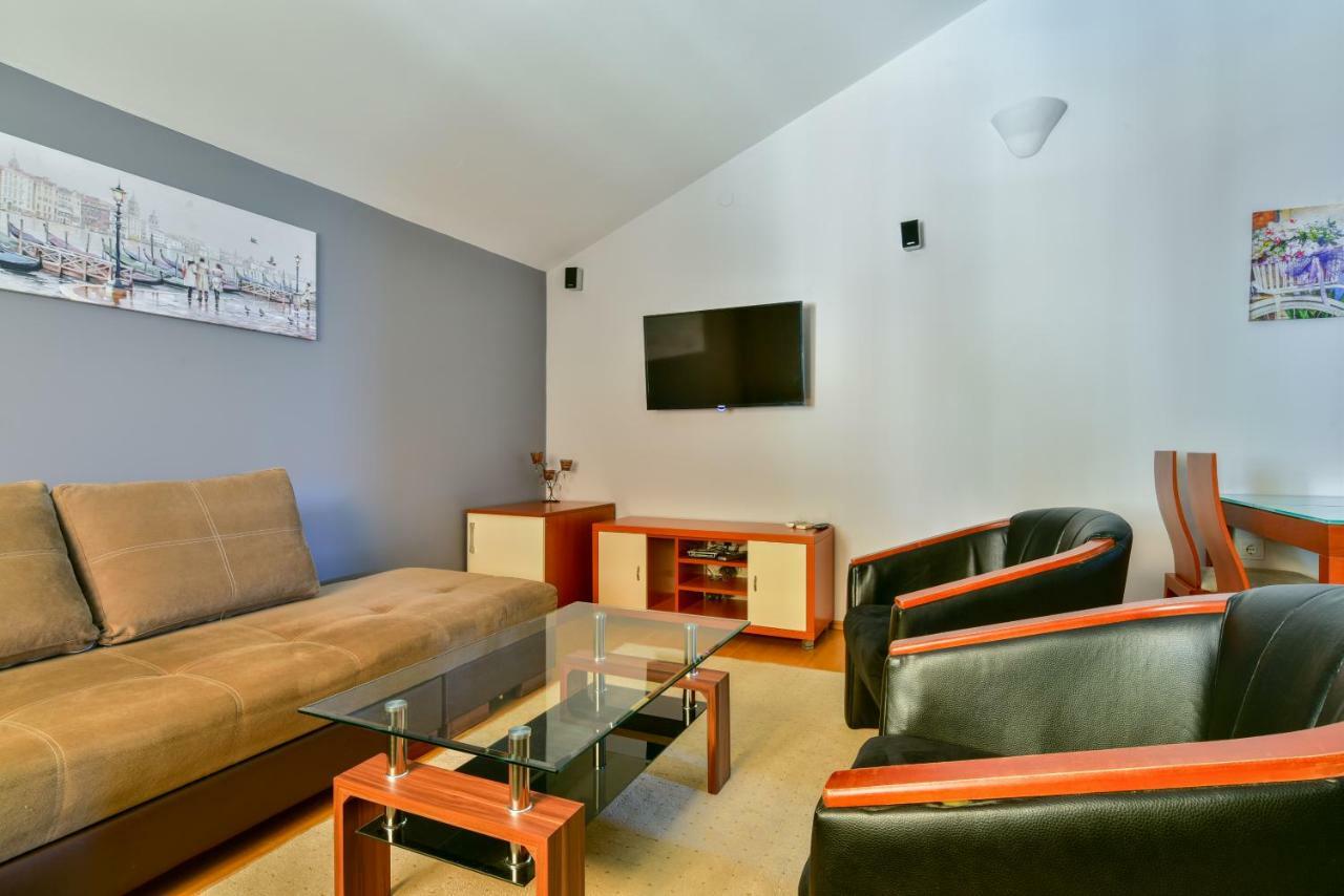 Apartments Srzentic Petrovac Екстериор снимка