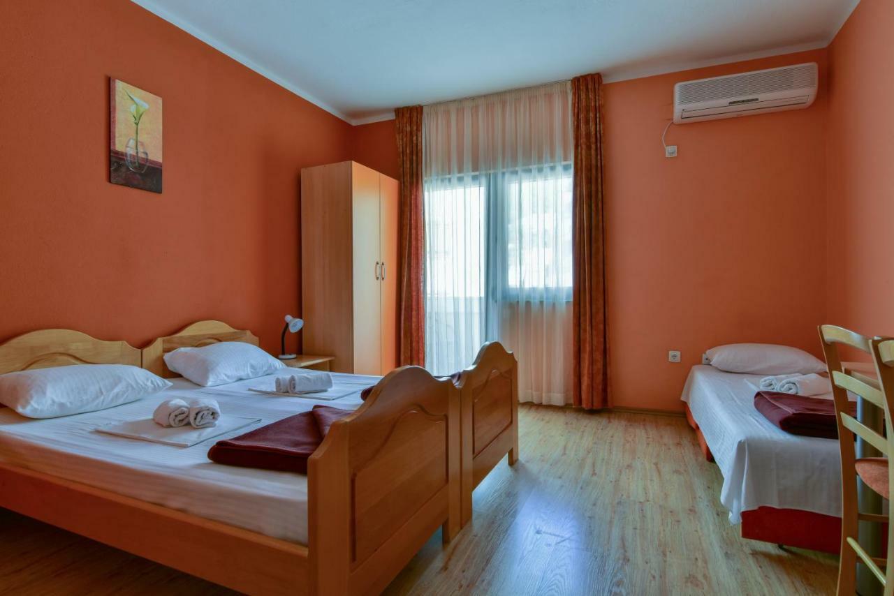 Apartments Srzentic Petrovac Екстериор снимка