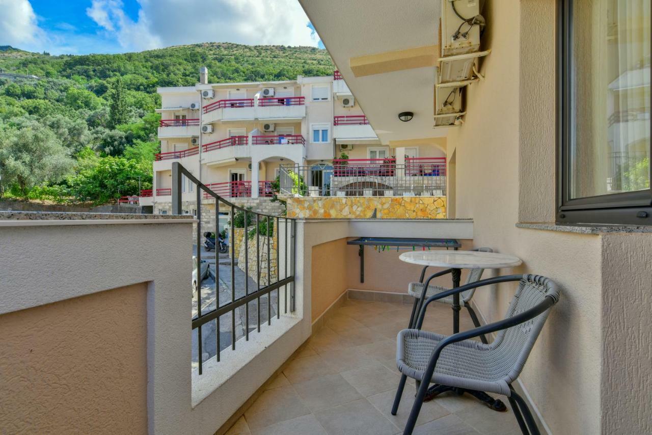 Apartments Srzentic Petrovac Екстериор снимка