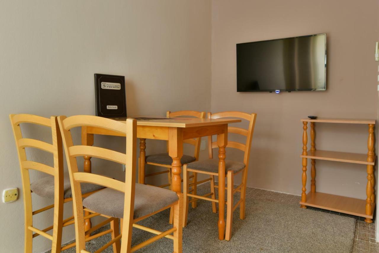 Apartments Srzentic Petrovac Екстериор снимка